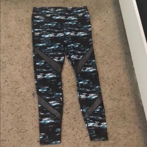 Yoga pants / leggings